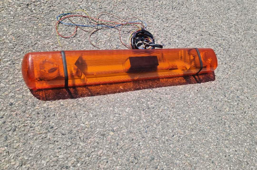 Varsellysbjelke – Puente Serie 3000 (12V / 24V - Motorcycle trailer: picture 2 Varsellysbjelke – Puente Serie 3000 (12V / 24V - Motorcycle trailer: picture 2