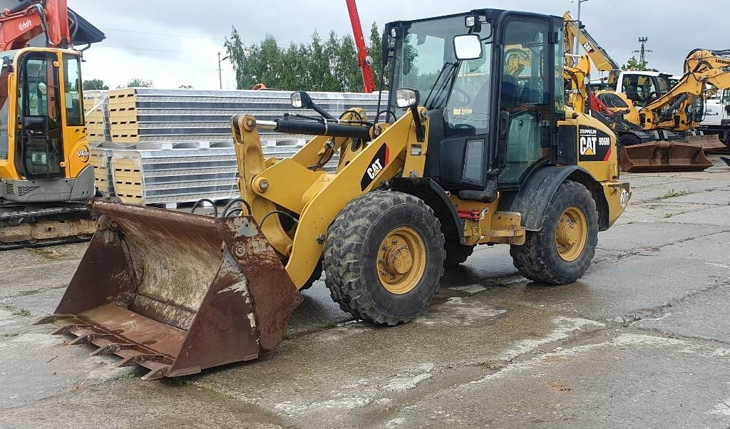 CAT 906M - Wheel loader: picture 1 CAT 906M - Wheel loader: picture 1