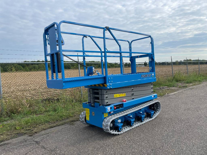 Fronteq FS0610T Tracked Scissor Lift - Scissor lift: picture 4 Fronteq FS0610T Tracked Scissor Lift - Scissor lift: picture 4
