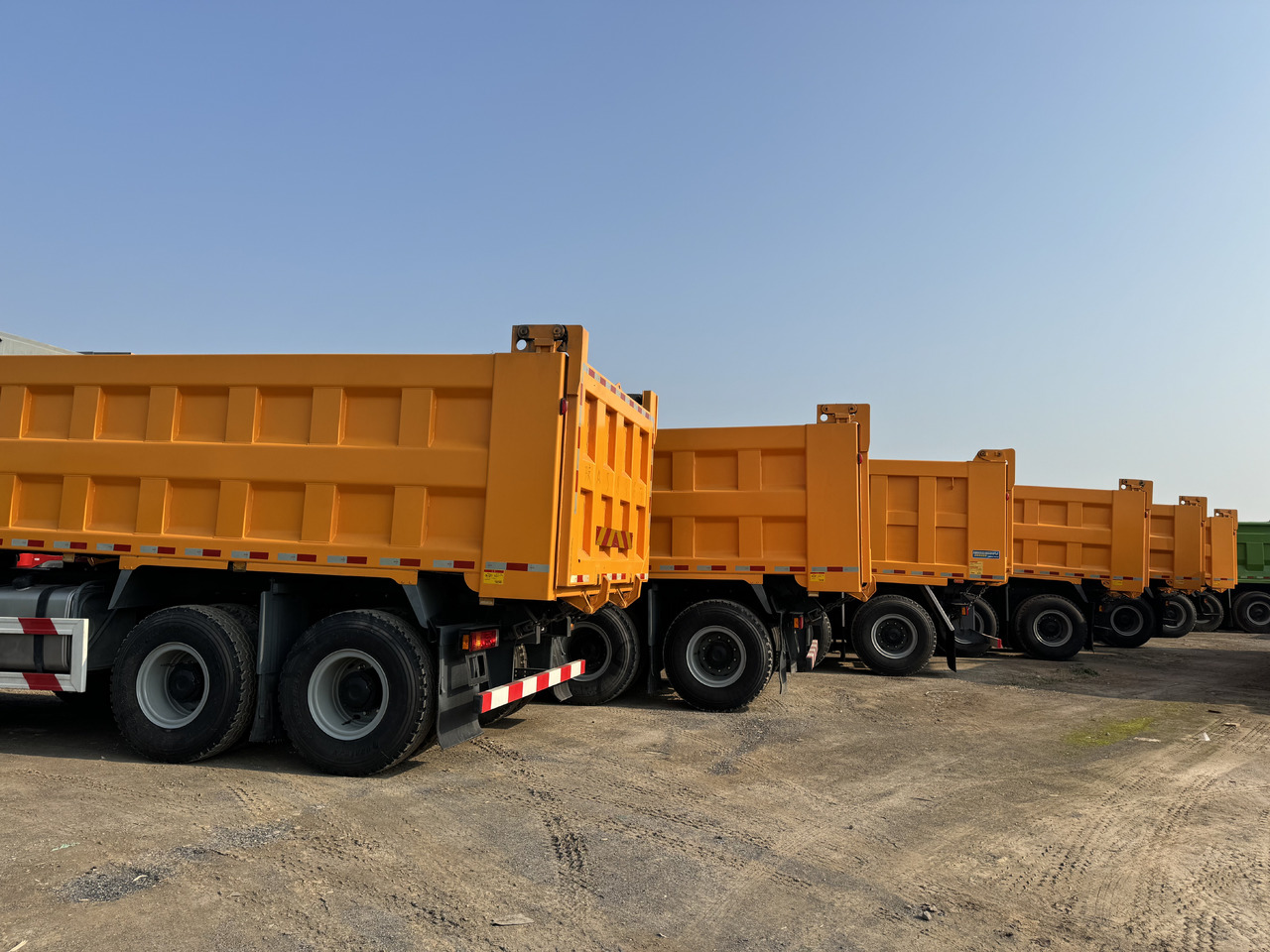 SHACMAN GT - Tipper: picture 2 SHACMAN GT - Tipper: picture 2
