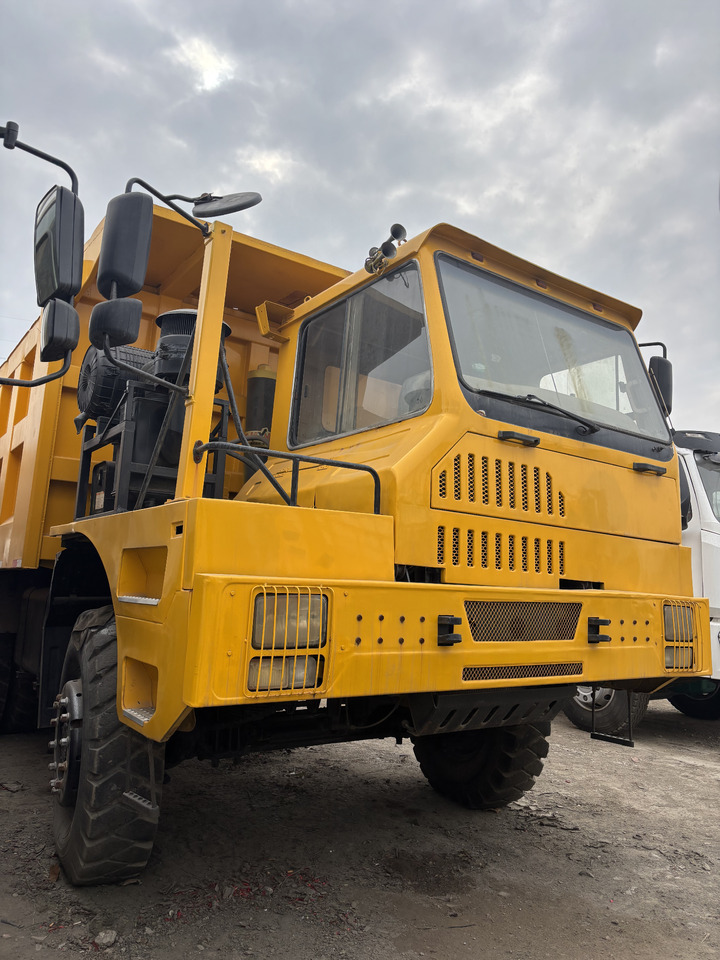 SINOTRUCK - Tipper: picture 2 SINOTRUCK - Tipper: picture 2