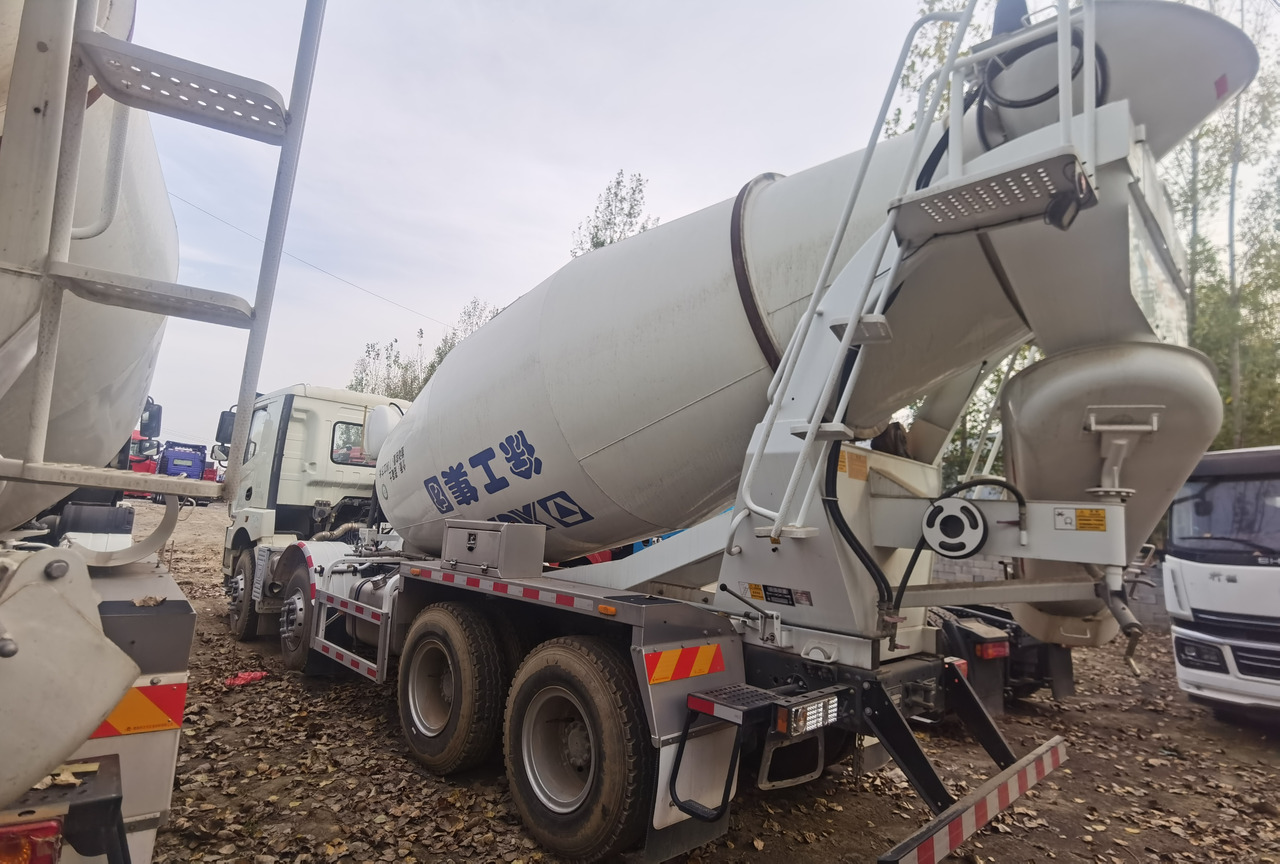 XCMG HANFENG - Concrete mixer truck: picture 5 XCMG HANFENG - Concrete mixer truck: picture 5