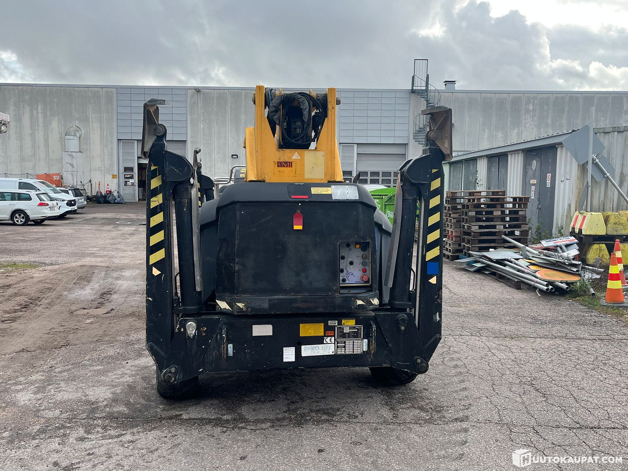 Dino 205RXT, Kuukulkija henkilönostin, Kymppi voimassa vuoteen 2029, Korjattavaksi, 2005, Vantaa - Trailer mounted boom lift: picture 4 Dino 205RXT, Kuukulkija henkilönostin, Kymppi voimassa vuoteen 2029, Korjattavaksi, 2005, Vantaa - Trailer mounted boom lift: picture 4