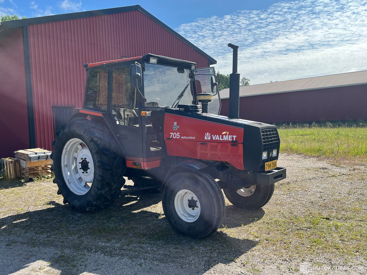 Valmet 705, Traktori, harrastajalta, 1990, Salo - Farm tractor: picture 5 Valmet 705, Traktori, harrastajalta, 1990, Salo - Farm tractor: picture 5