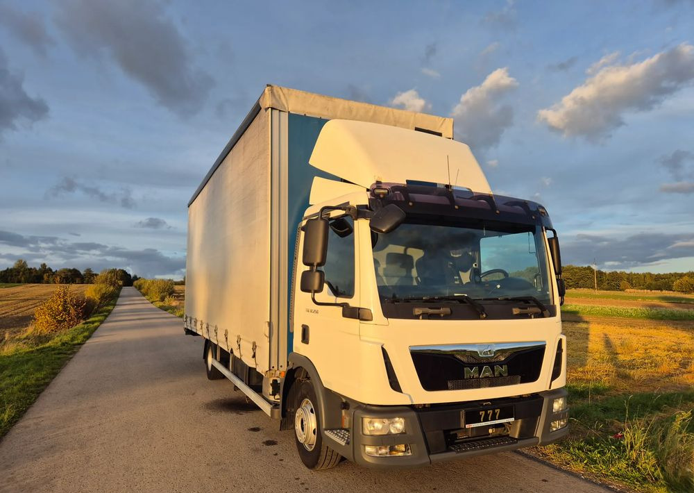 MAN TGL 12.250 6.2m 7.6m HAK AUTOMAT KLIMA 12000kg ESP EURO 6 mega / TOP STAN / okazja nauka jazdy MOŻLIWOŚĆ DOSTOSOWANIA elka - Curtainsider truck: picture 2 MAN TGL 12.250 6.2m 7.6m HAK AUTOMAT KLIMA 12000kg ESP EURO 6 mega / TOP STAN / okazja nauka jazdy MOŻLIWOŚĆ DOSTOSOWANIA elka - Curtainsider truck: picture 2
