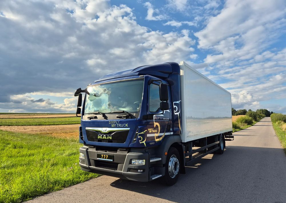 MAN TGM 18.250 Carrier 1950 D/E z Holandii / TOP STAN / 7.5m / 18 palet / winda + drzwi boczne / OKAZJA - Refrigerator truck: picture 2 MAN TGM 18.250 Carrier 1950 D/E z Holandii / TOP STAN / 7.5m / 18 palet / winda + drzwi boczne / OKAZJA - Refrigerator truck: picture 2