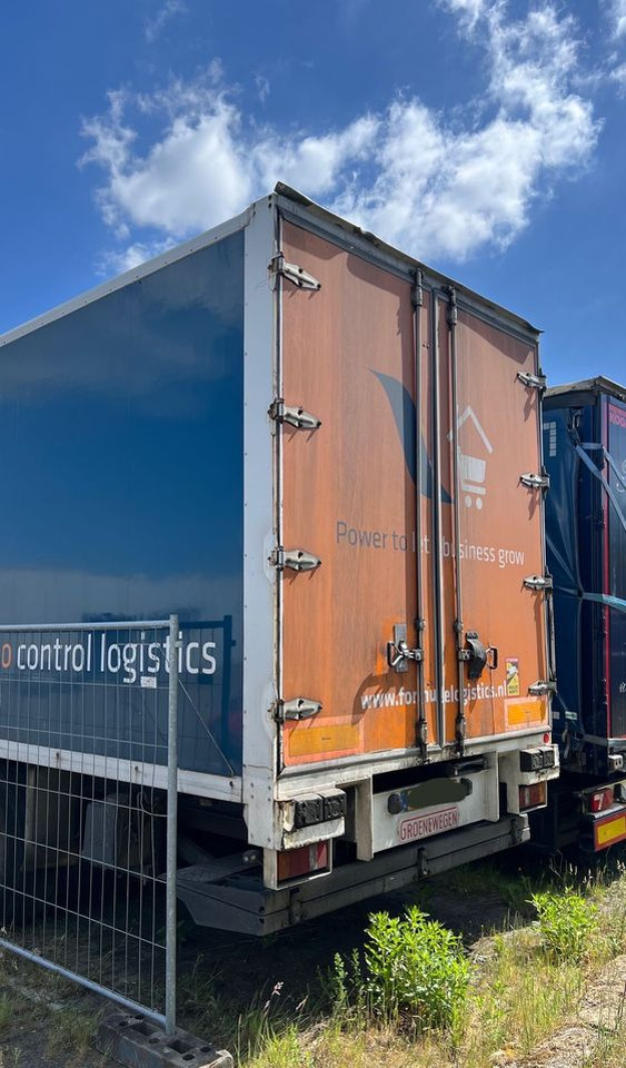 Wielton 2 osiowa NAUKA JAZDY 2 osie z Holandii dwu dwuosiowa dwie osie 2osiowa 2osie - Closed box semi-trailer: picture 2 Wielton 2 osiowa NAUKA JAZDY 2 osie z Holandii dwu dwuosiowa dwie osie 2osiowa 2osie - Closed box semi-trailer: picture 2