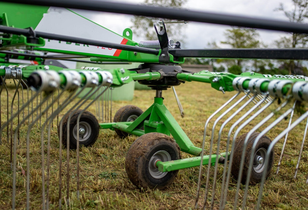 Talex Zgrabiarka karuzelowa zawieszana 3,6m Spyder - Tedder/ Rake: picture 2 Talex Zgrabiarka karuzelowa zawieszana 3,6m Spyder - Tedder/ Rake: picture 2