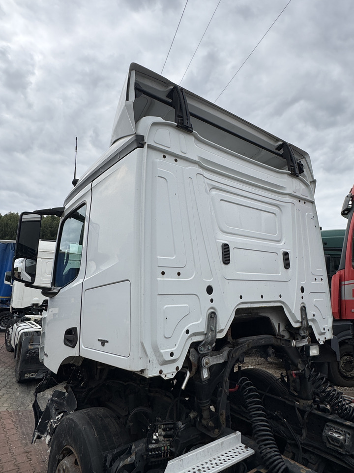 Mercedes Actros MP 4 Antos - Spare parts: picture 4 Mercedes Actros MP 4 Antos - Spare parts: picture 4