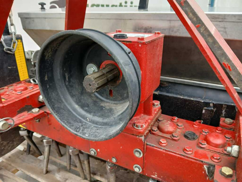 Tecma M 100 - Sowing equipment: picture 2 Tecma M 100 - Sowing equipment: picture 2