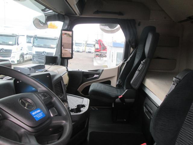 Tractor unit Mercedes-Benz Actros 1845 LS: picture 7