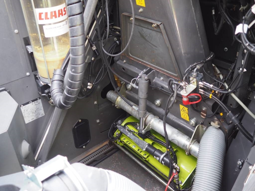 Forage harvester Claas Jaguar 950 4x4 + Orbis 750: picture 12 Forage harvester Claas Jaguar 950 4x4 + Orbis 750: picture 12