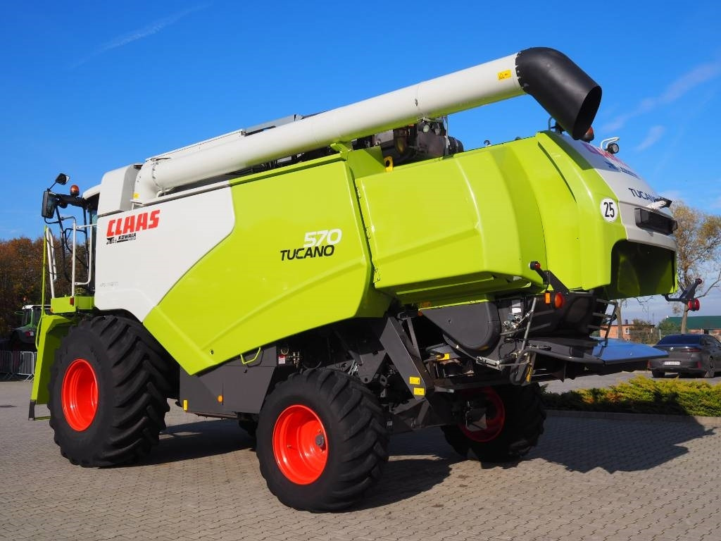 Claas Tucano 570 GPS + V770  - Combine harvester: picture 2 Claas Tucano 570 GPS + V770  - Combine harvester: picture 2