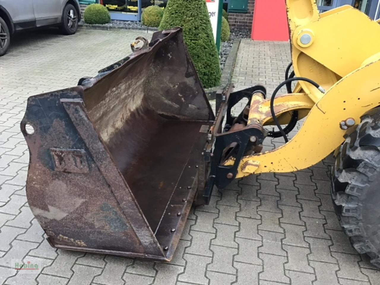 Wheel loader Caterpillar 907 H: picture 8