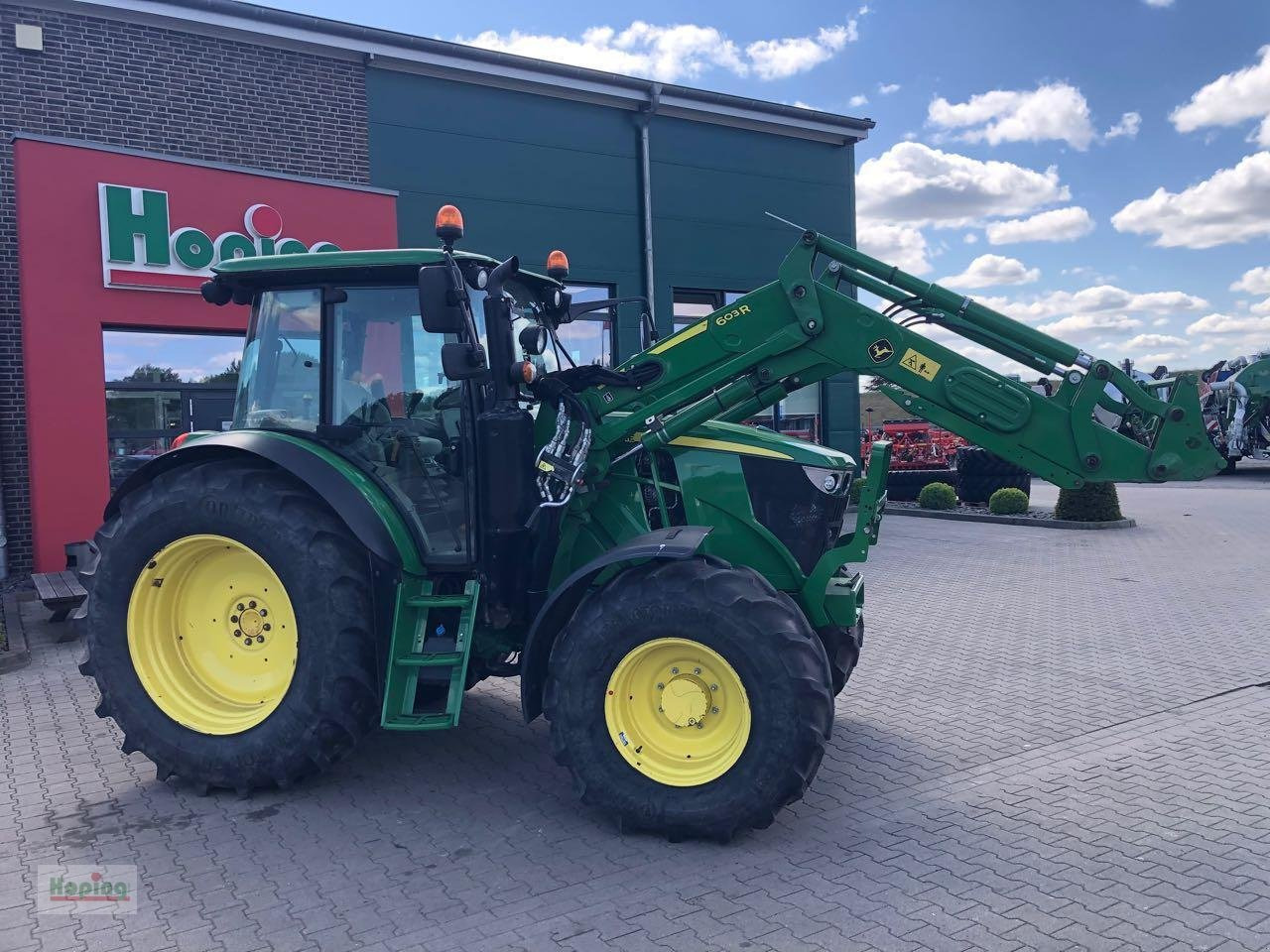 John Deere 6095 MC - Farm tractor: picture 2 John Deere 6095 MC - Farm tractor: picture 2