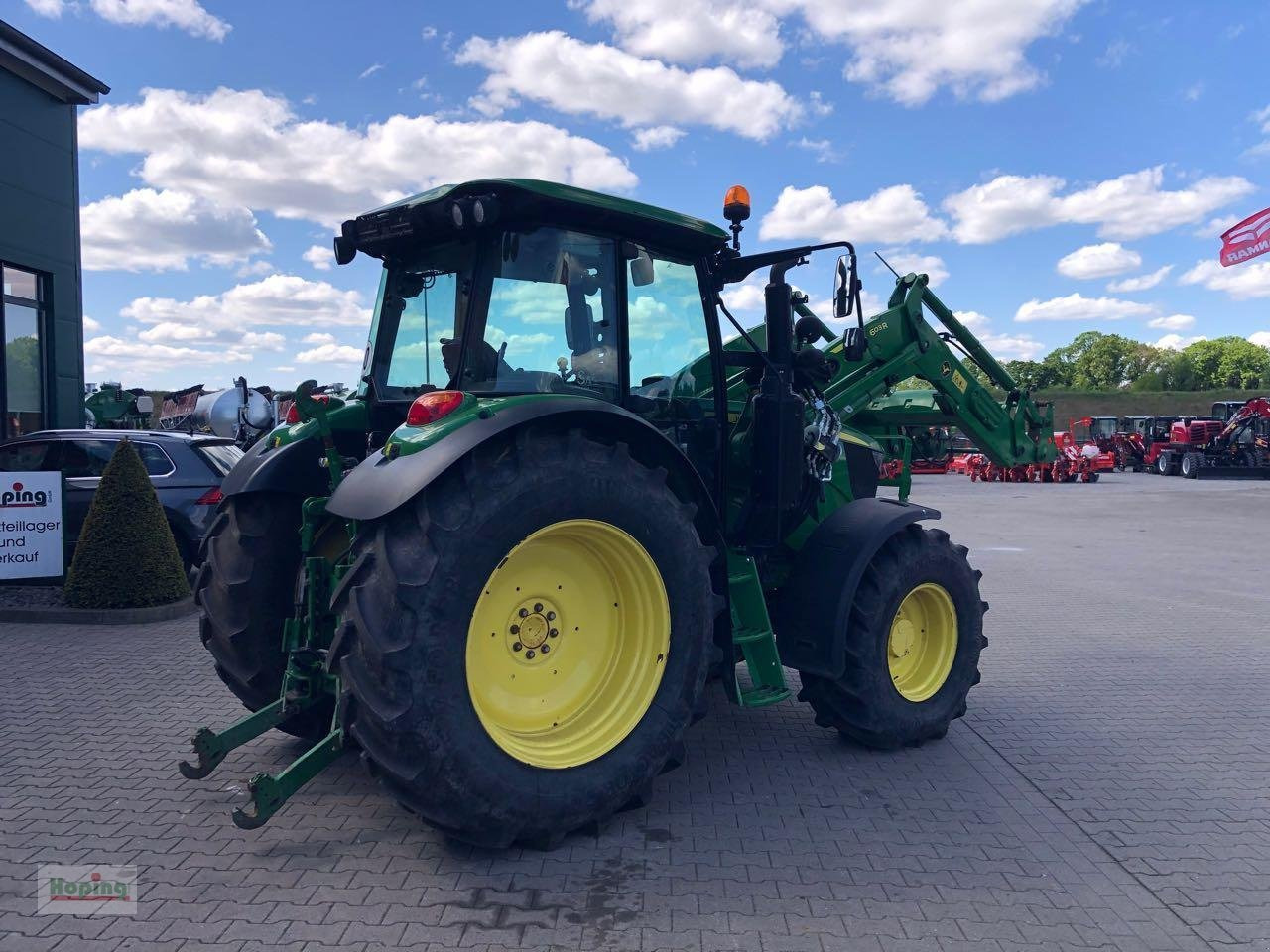 John Deere 6095 MC - Farm tractor: picture 3 John Deere 6095 MC - Farm tractor: picture 3
