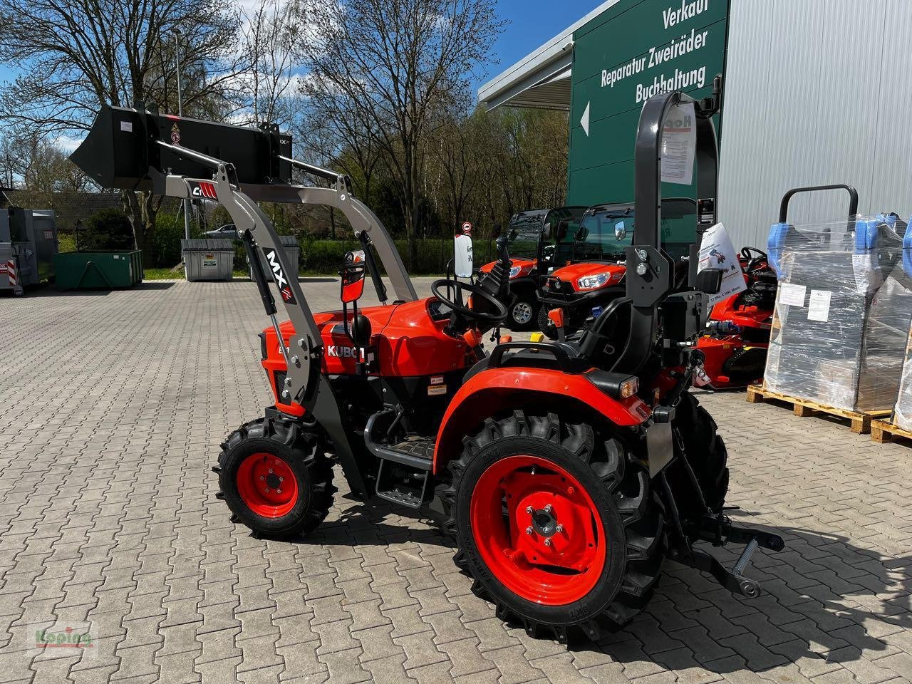 Kubota EK1-261 - Municipal tractor: picture 3 Kubota EK1-261 - Municipal tractor: picture 3