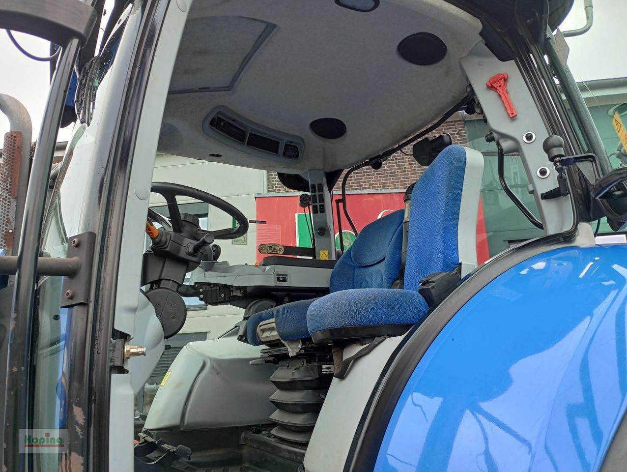 New Holland T7.170 - Farm tractor: picture 2 New Holland T7.170 - Farm tractor: picture 2