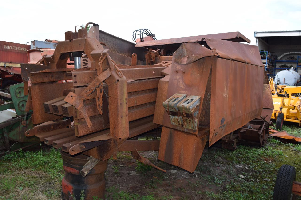 CLAAS Quadrant 1100 *zur Teilevertwertung* - Square baler: picture 3 CLAAS Quadrant 1100 *zur Teilevertwertung* - Square baler: picture 3