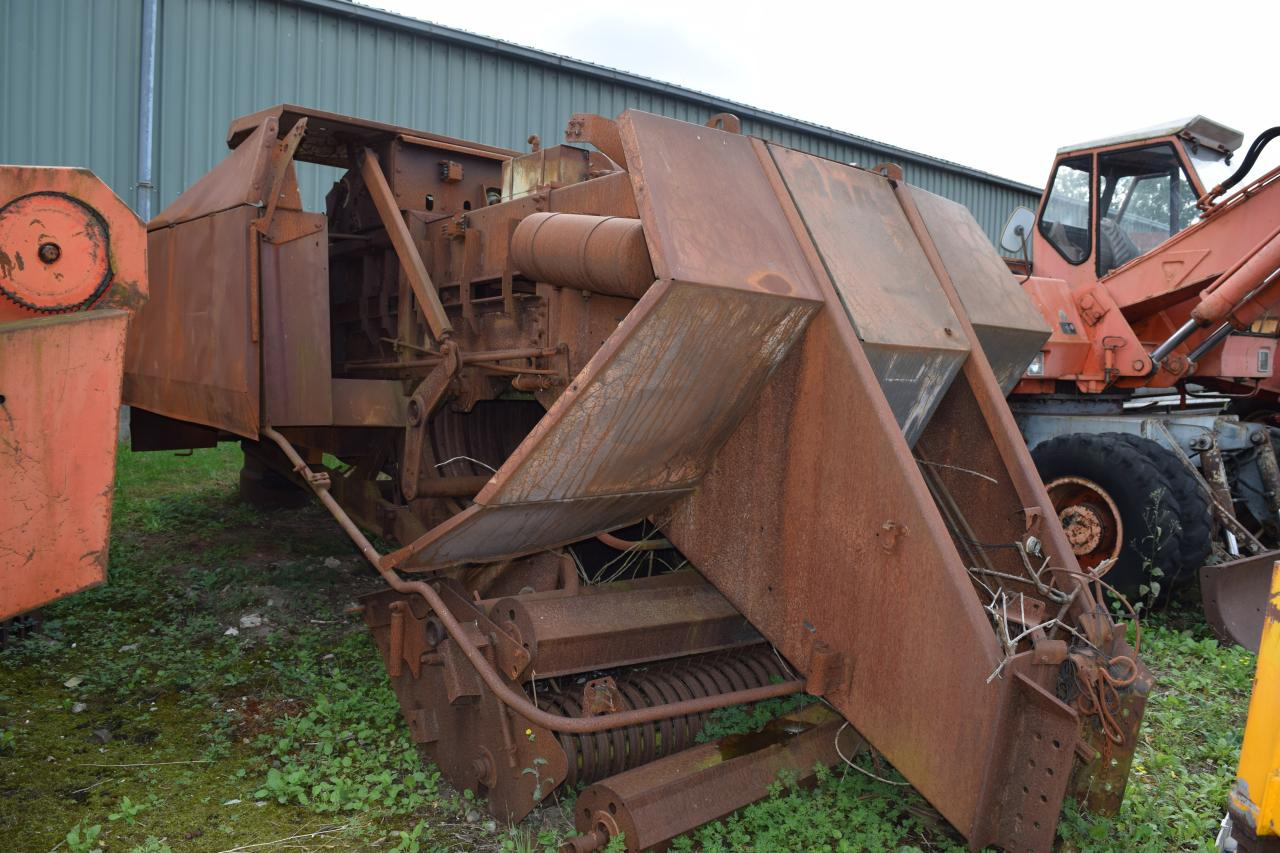 CLAAS Quadrant 1100 *zur Teilevertwertung* - Square baler: picture 2 CLAAS Quadrant 1100 *zur Teilevertwertung* - Square baler: picture 2