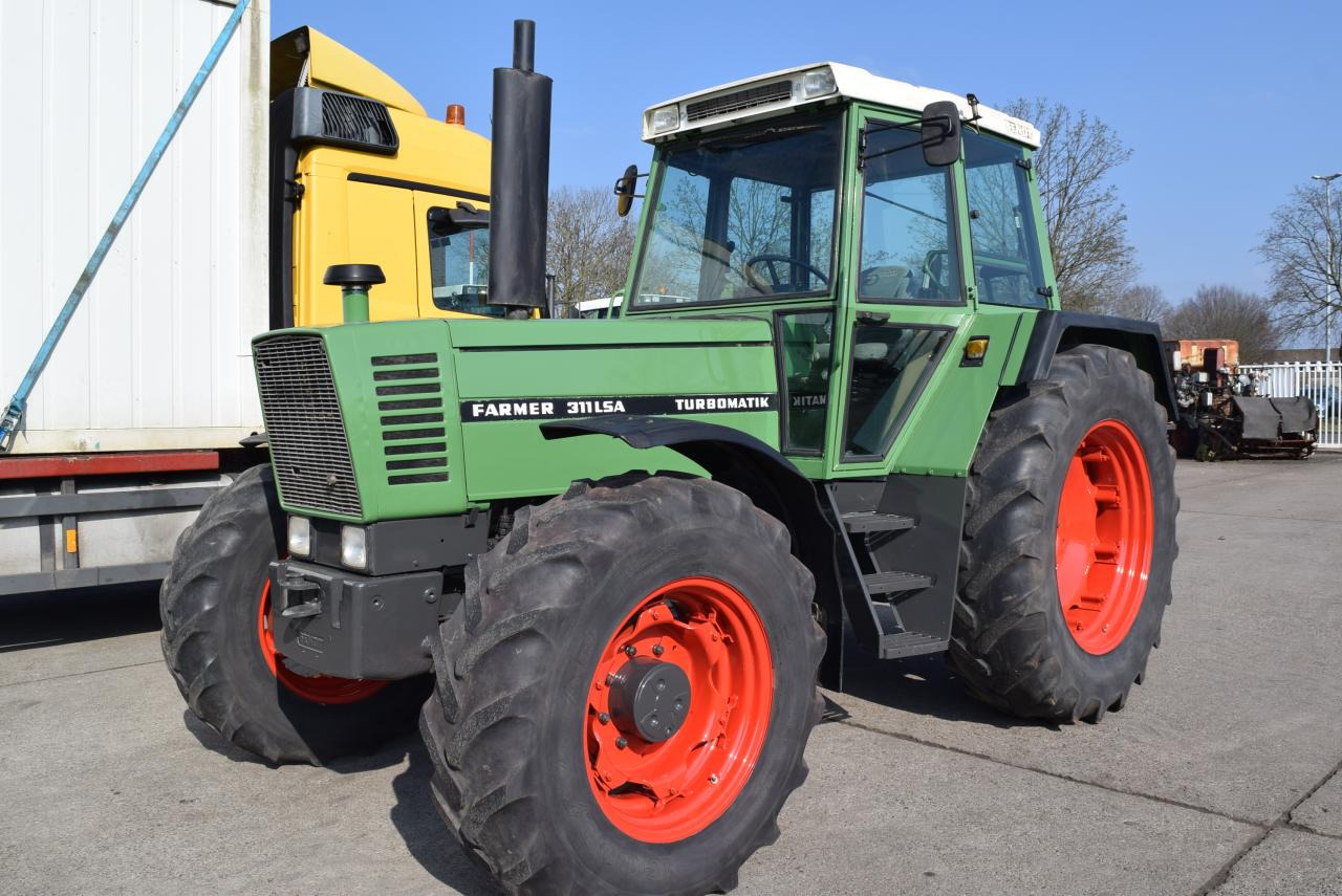 Fendt Farmer 311 LSA - Farm tractor: picture 2 Fendt Farmer 311 LSA - Farm tractor: picture 2