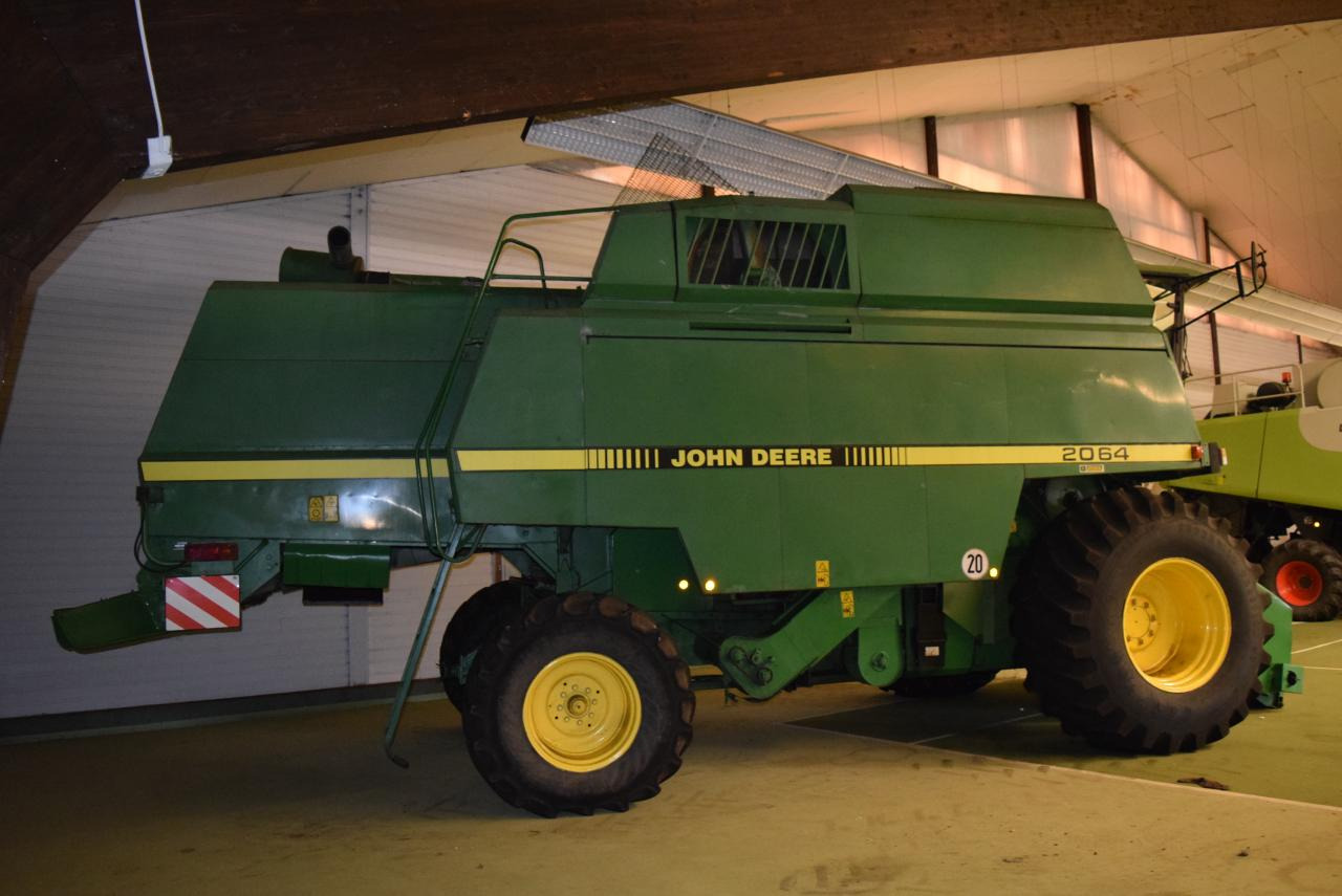 John Deere 2064 - Combine harvester: picture 3 John Deere 2064 - Combine harvester: picture 3