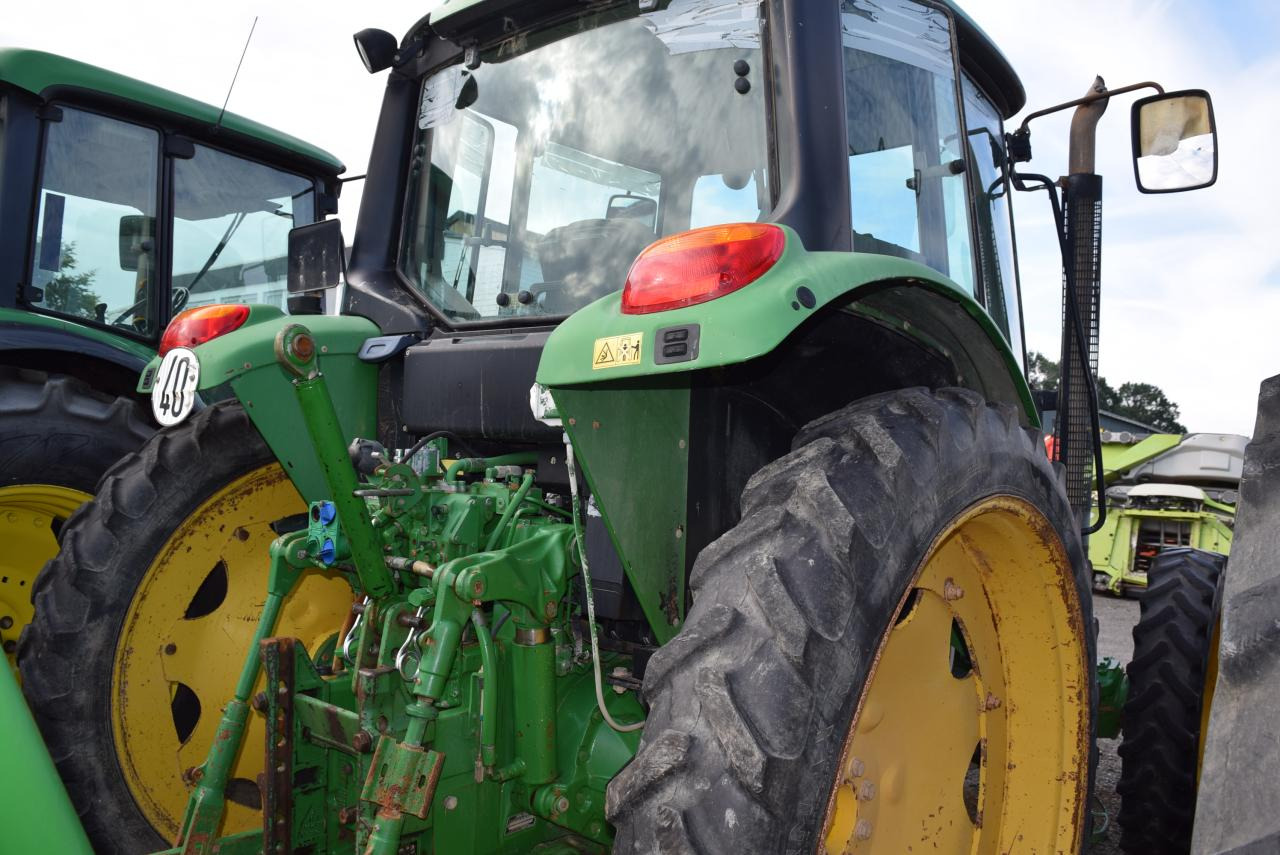 John Deere 6230 - Farm tractor: picture 3 John Deere 6230 - Farm tractor: picture 3
