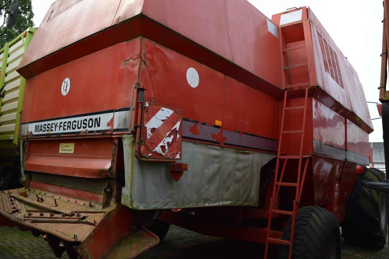 Massey Ferguson MF 38 - Combine harvester: picture 5 Massey Ferguson MF 38 - Combine harvester: picture 5