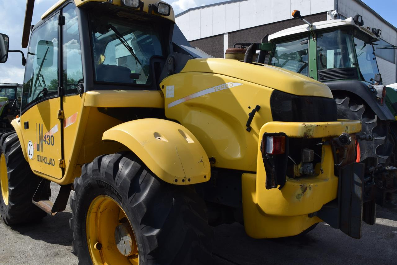 New Holland LM 430 - Telescopic handler: picture 4 New Holland LM 430 - Telescopic handler: picture 4