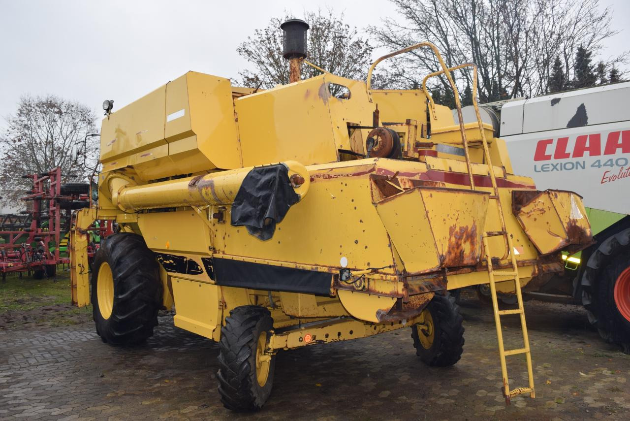 New Holland TF 42 - Combine harvester: picture 4 New Holland TF 42 - Combine harvester: picture 4