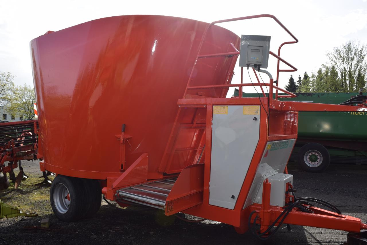 OMAS California 18 - Forage mixer wagon: picture 3 OMAS California 18 - Forage mixer wagon: picture 3