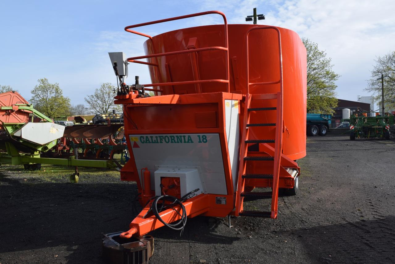 OMAS California 18 - Forage mixer wagon: picture 1 OMAS California 18 - Forage mixer wagon: picture 1