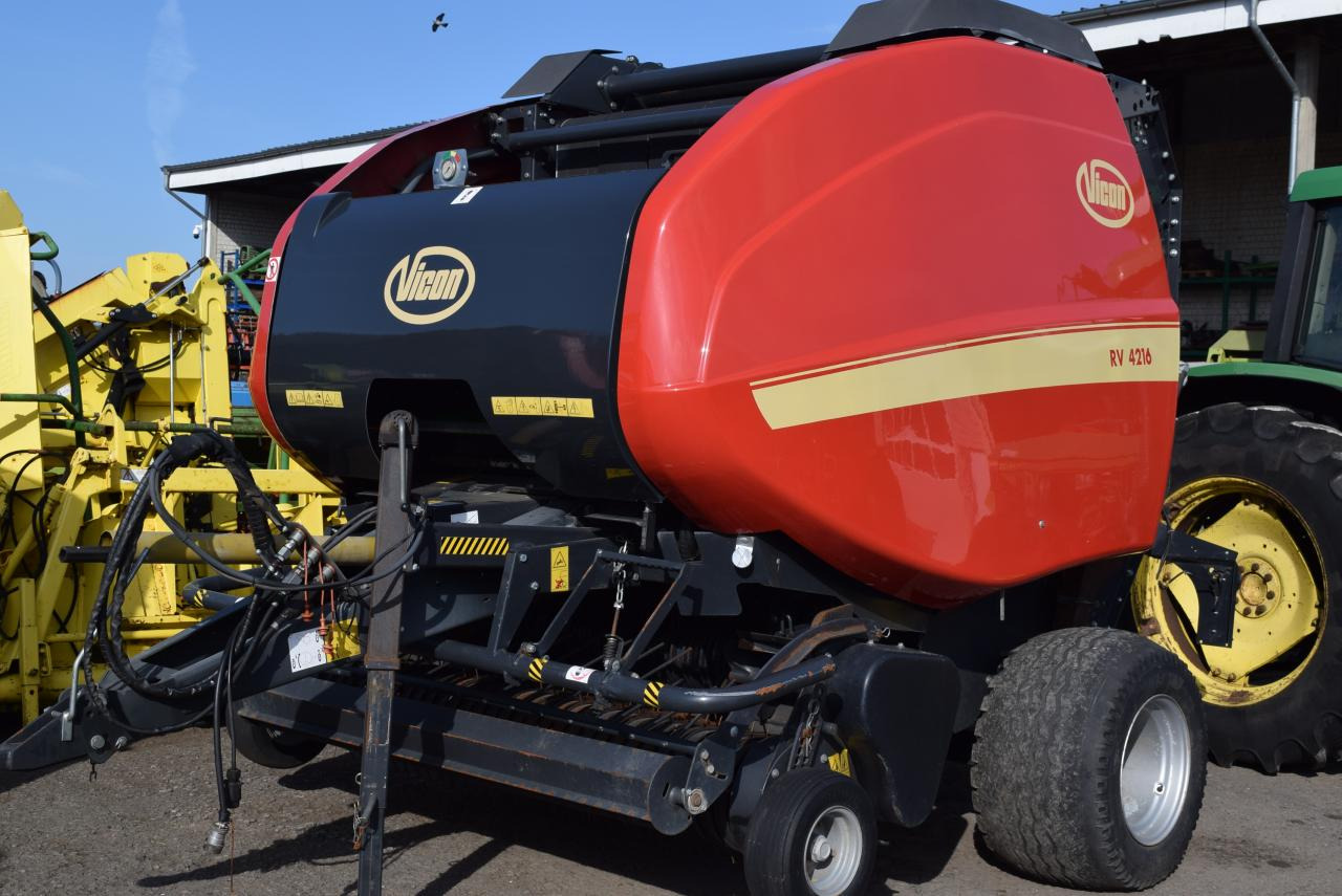Vicon RV 4220 SC 14 - Round baler: picture 5 Vicon RV 4220 SC 14 - Round baler: picture 5