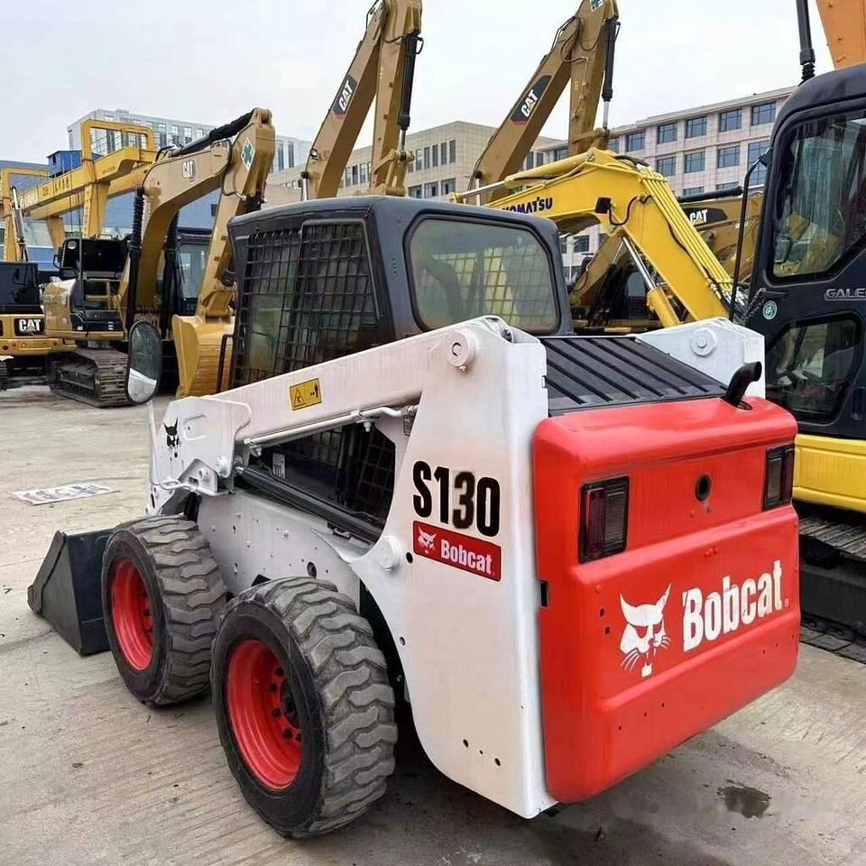 Bobcat S130 - Skid steer loader: picture 3 Bobcat S130 - Skid steer loader: picture 3