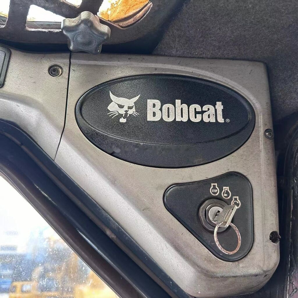 Bobcat S130 - Skid steer loader: picture 5 Bobcat S130 - Skid steer loader: picture 5