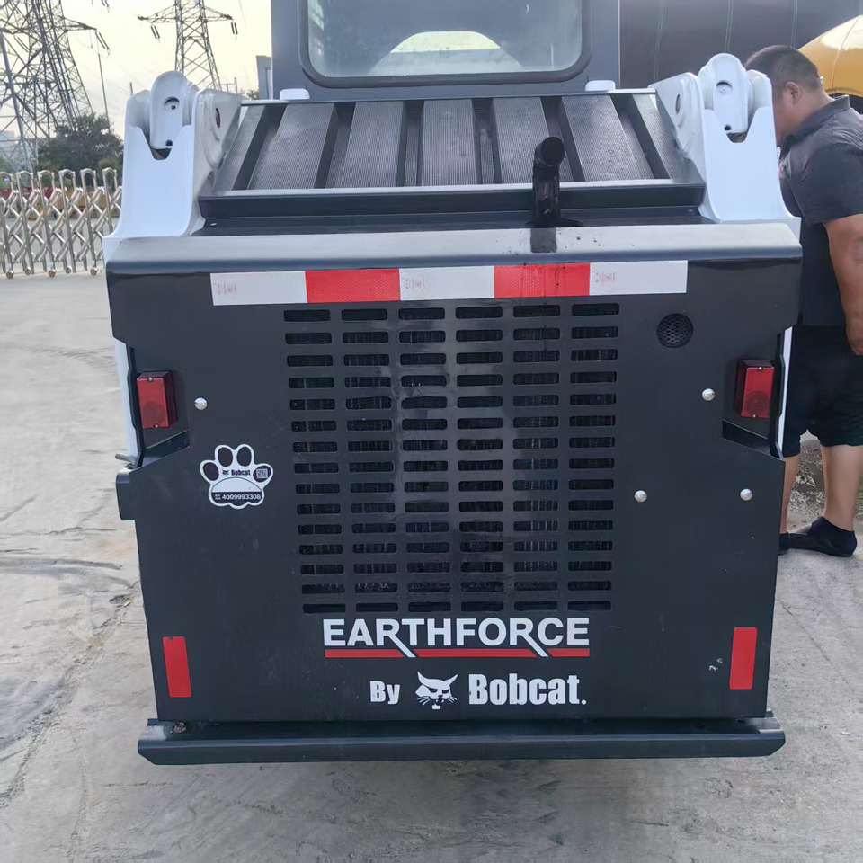 Skid steer loader Bobcat S160: picture 6