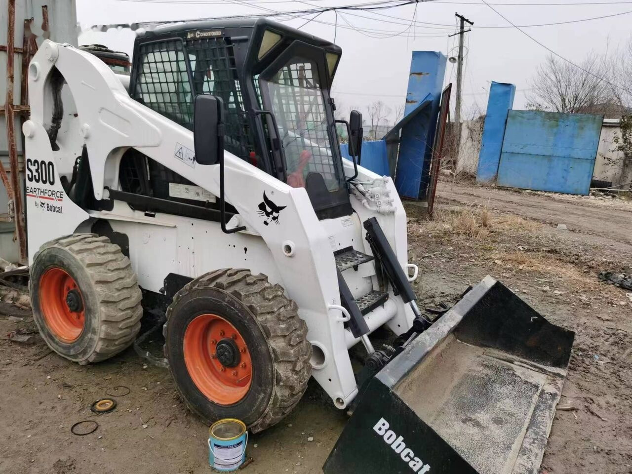Bobcat S300 - Skid steer loader: picture 2 Bobcat S300 - Skid steer loader: picture 2