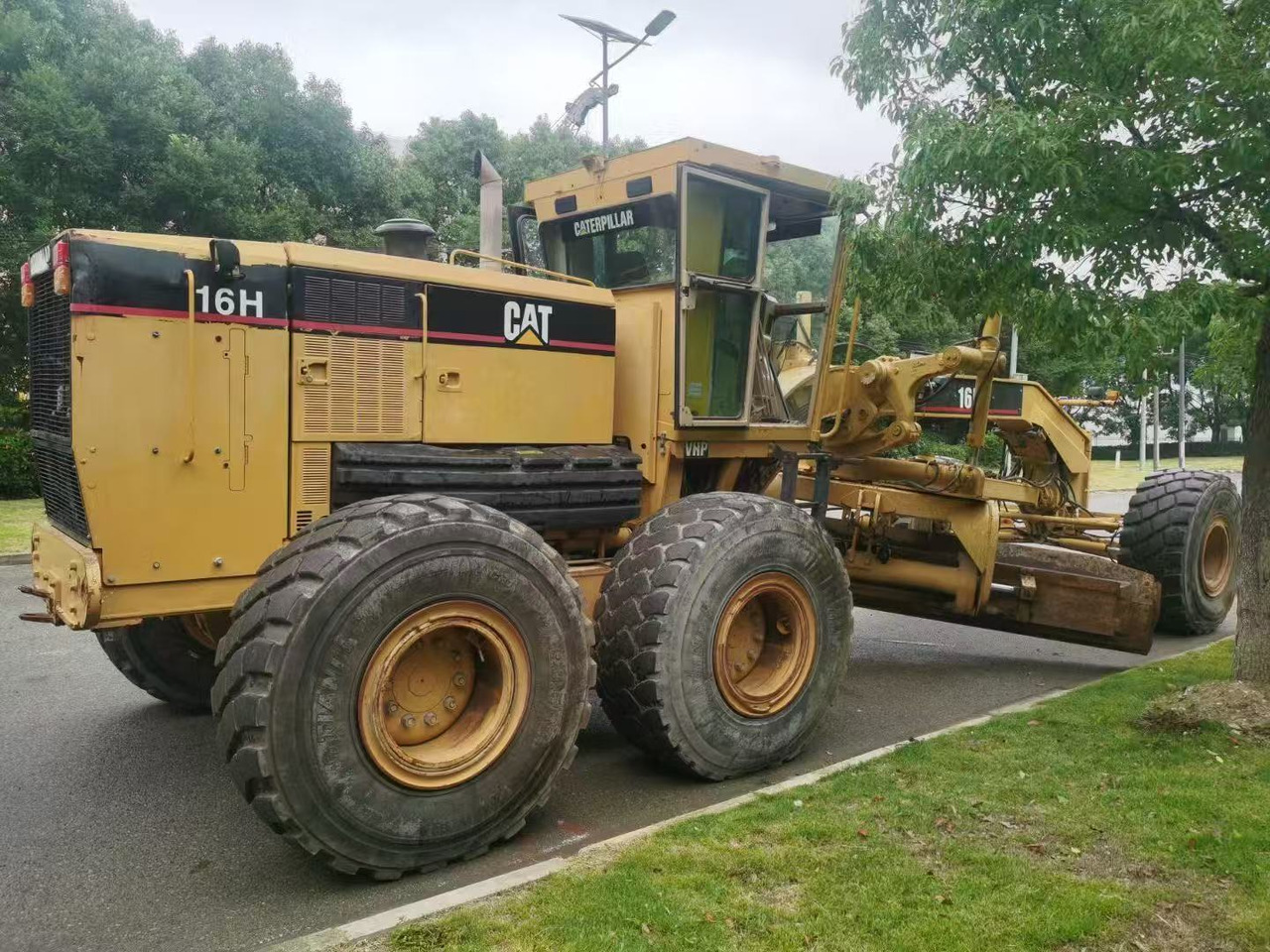 CAT 16H - Grader: picture 3 CAT 16H - Grader: picture 3