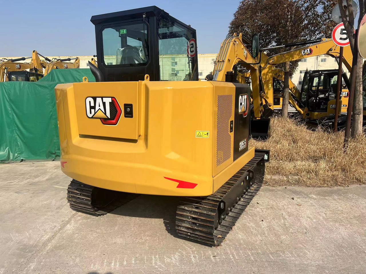 CAT 305.5 - Mini excavator: picture 2 CAT 305.5 - Mini excavator: picture 2