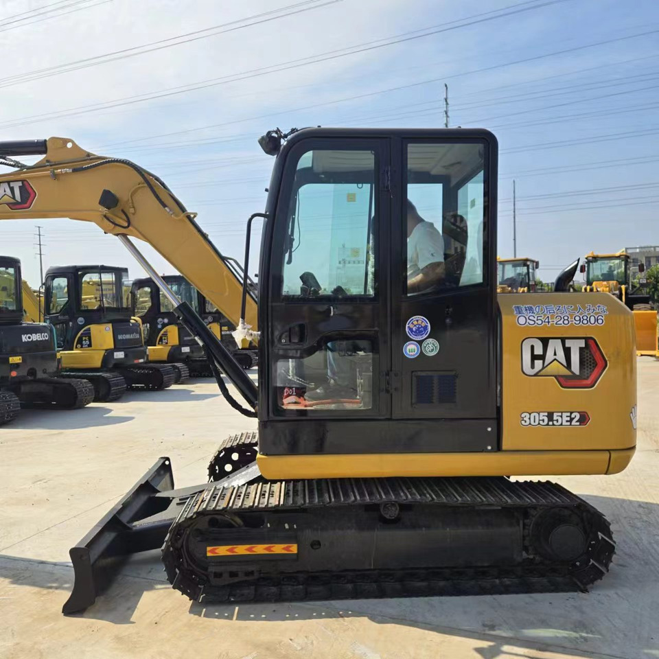 CATERPILLAR 305.5E2 - Mini excavator: picture 2 CATERPILLAR 305.5E2 - Mini excavator: picture 2