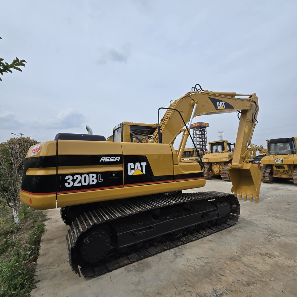 CATERPILLAR 320BL - Crawler excavator: picture 4 CATERPILLAR 320BL - Crawler excavator: picture 4