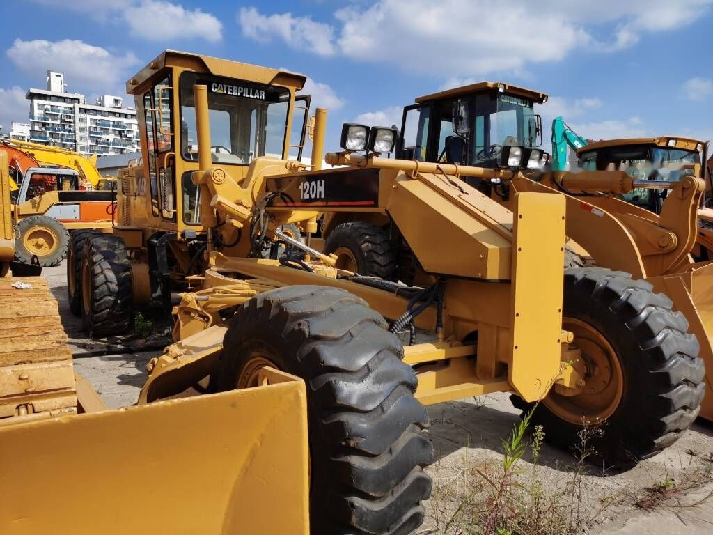 Caterpillar 120 H - Grader: picture 3 Caterpillar 120 H - Grader: picture 3