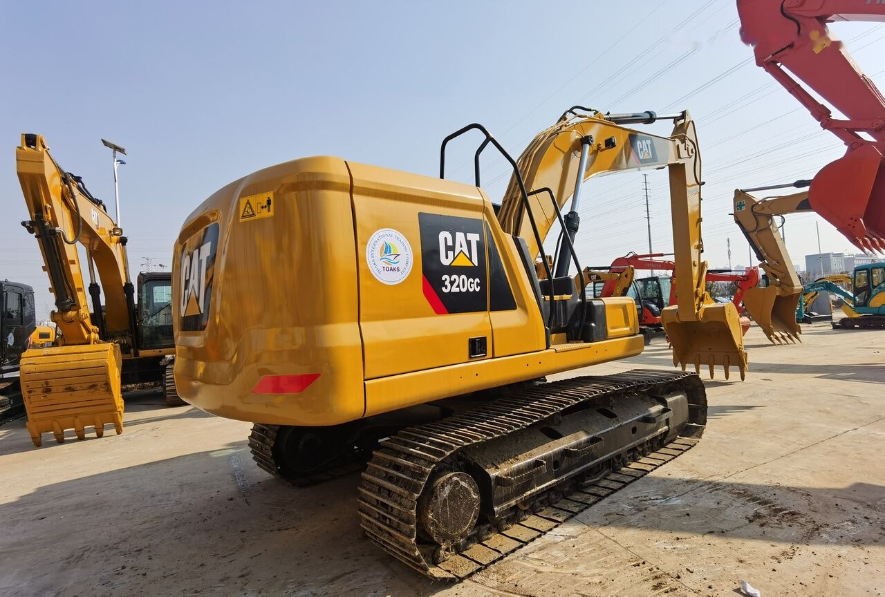 Crawler excavator Caterpillar 320GC: picture 13