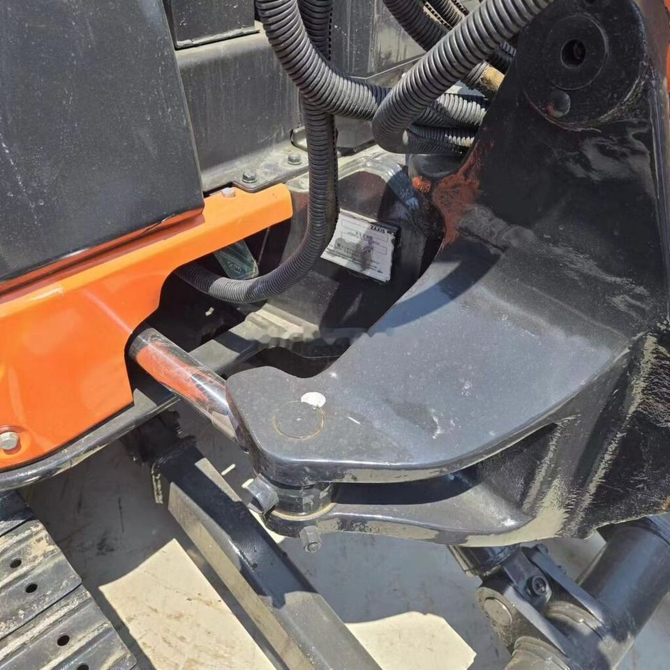 Mini excavator Hitachi ZX50U: picture 9