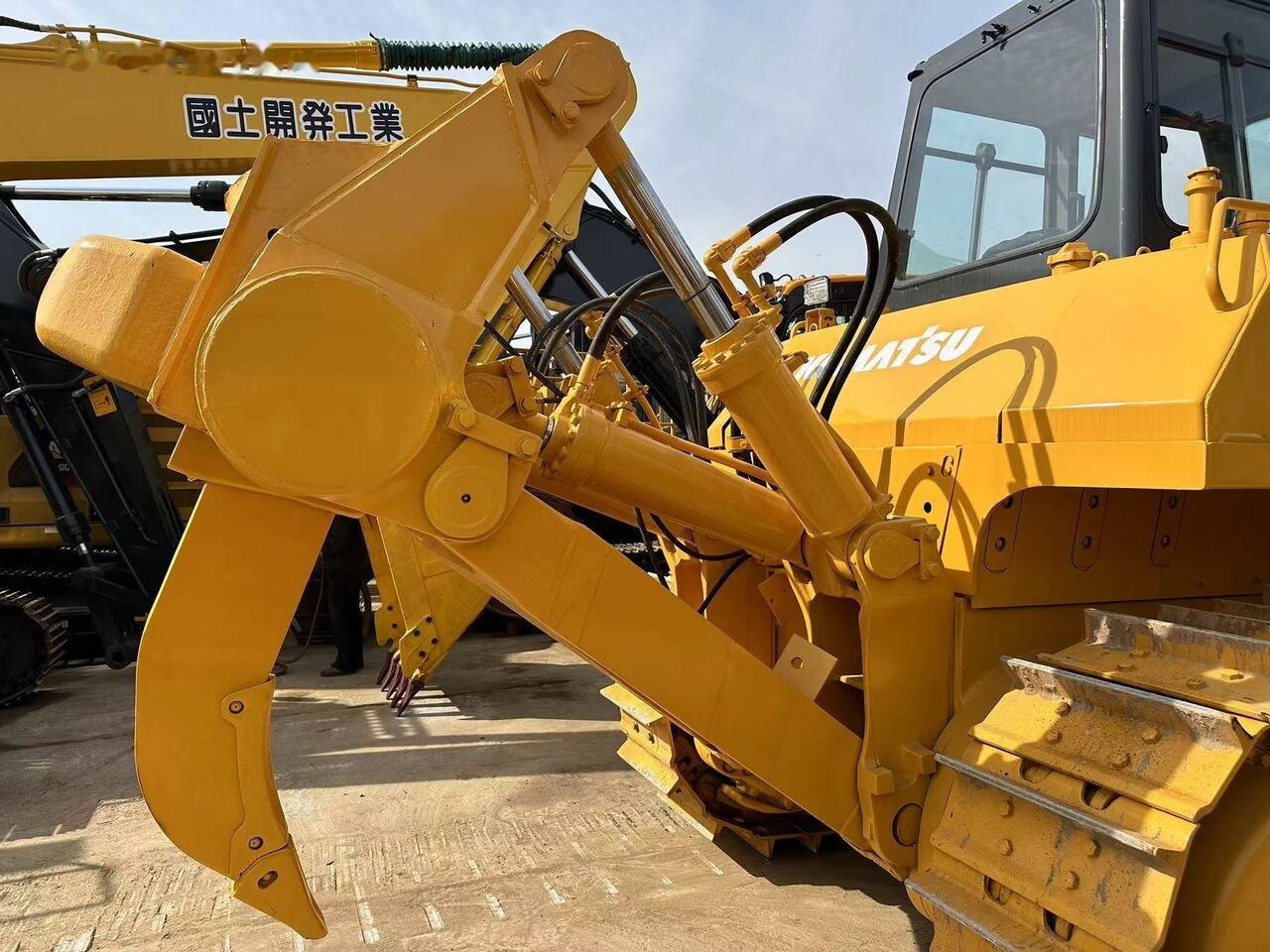 Bulldozer Komatsu D155A-5: picture 11