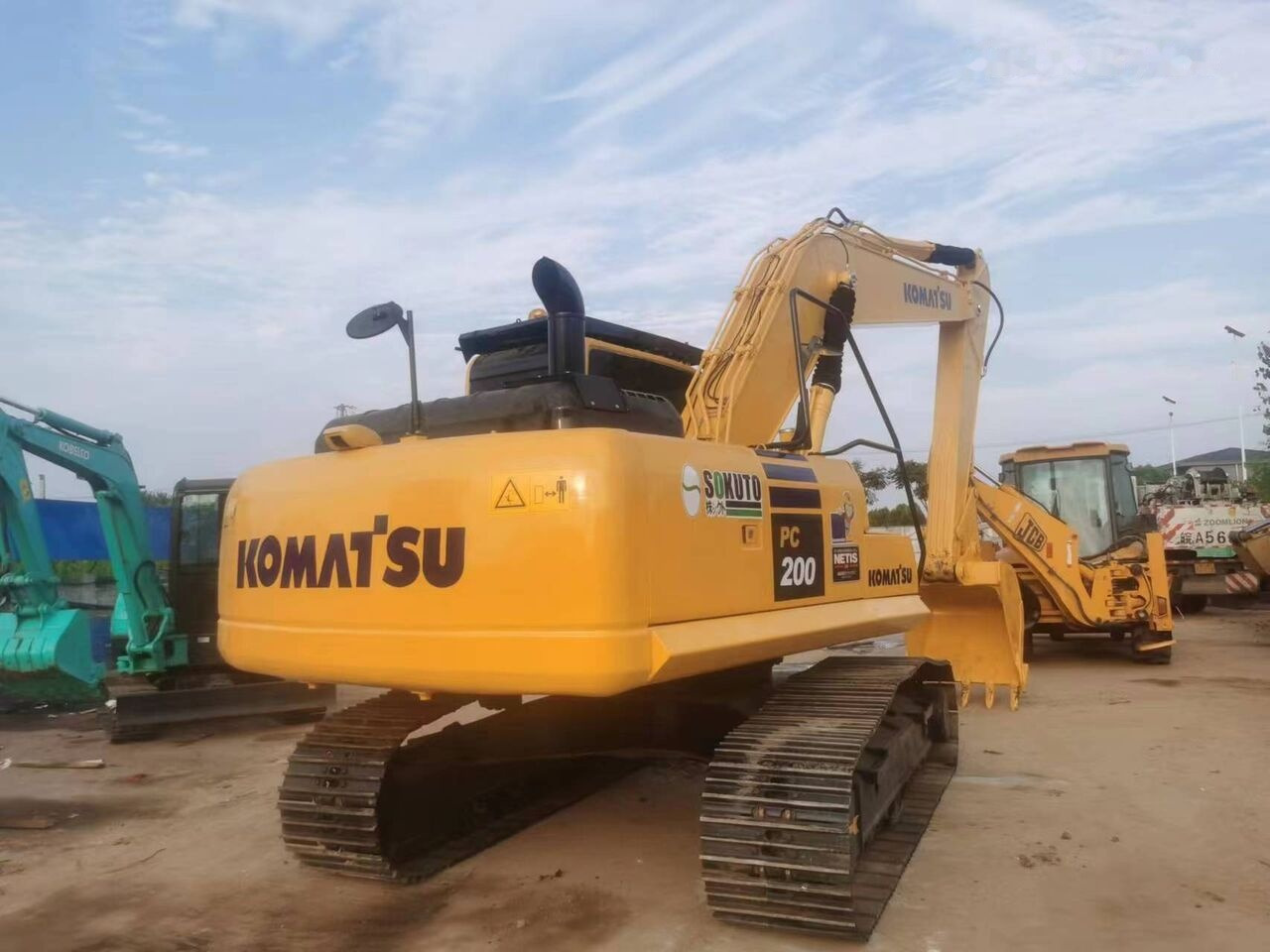 Komatsu PC200-8 - Crawler excavator: picture 3 Komatsu PC200-8 - Crawler excavator: picture 3