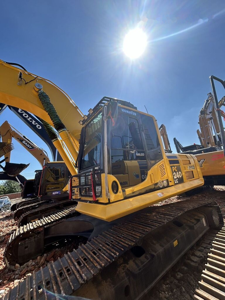 Komatsu PC240LC - Crawler excavator: picture 3 Komatsu PC240LC - Crawler excavator: picture 3