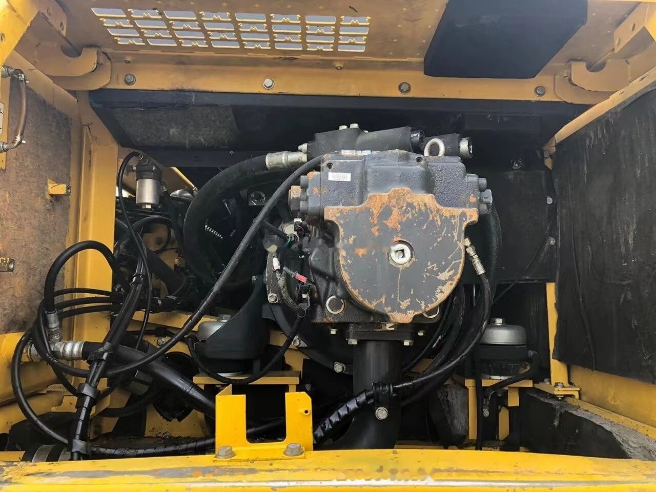 Komatsu PC400-8 - Crawler excavator: picture 1 Komatsu PC400-8 - Crawler excavator: picture 1