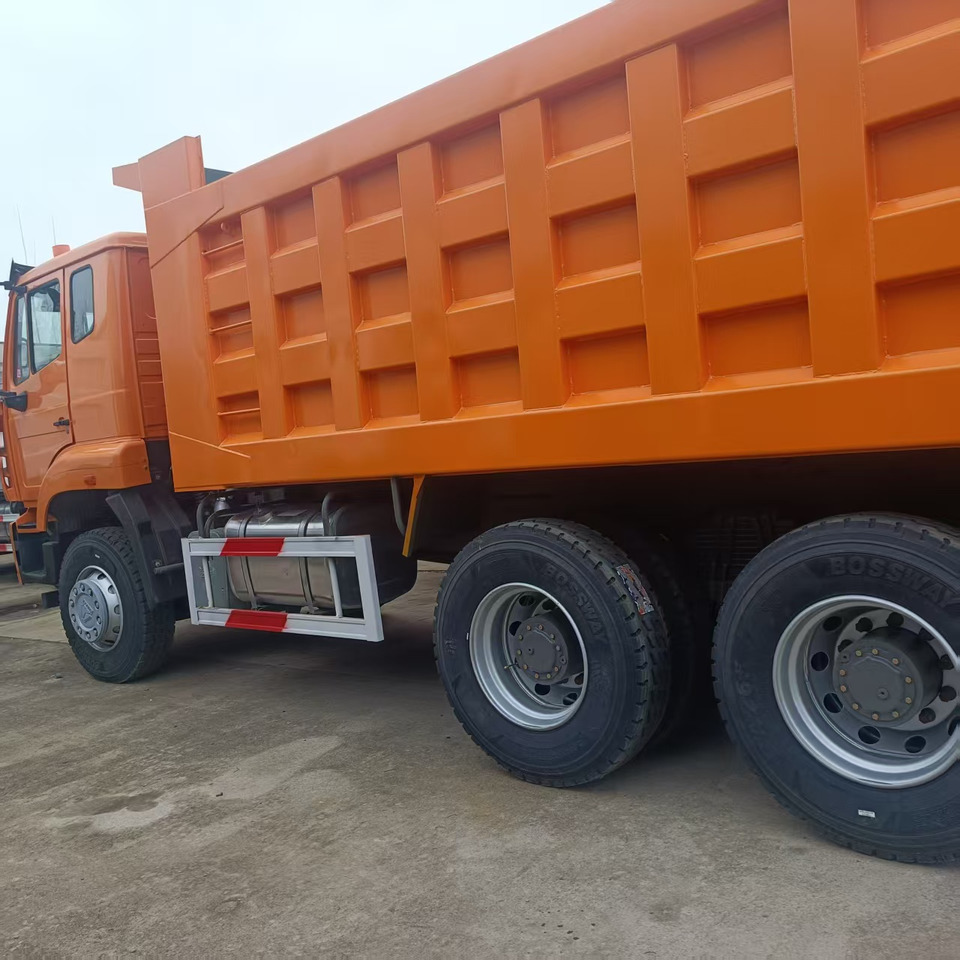 SINOTRUK HOHAN 6x4 - Tipper: picture 3 SINOTRUK HOHAN 6x4 - Tipper: picture 3
