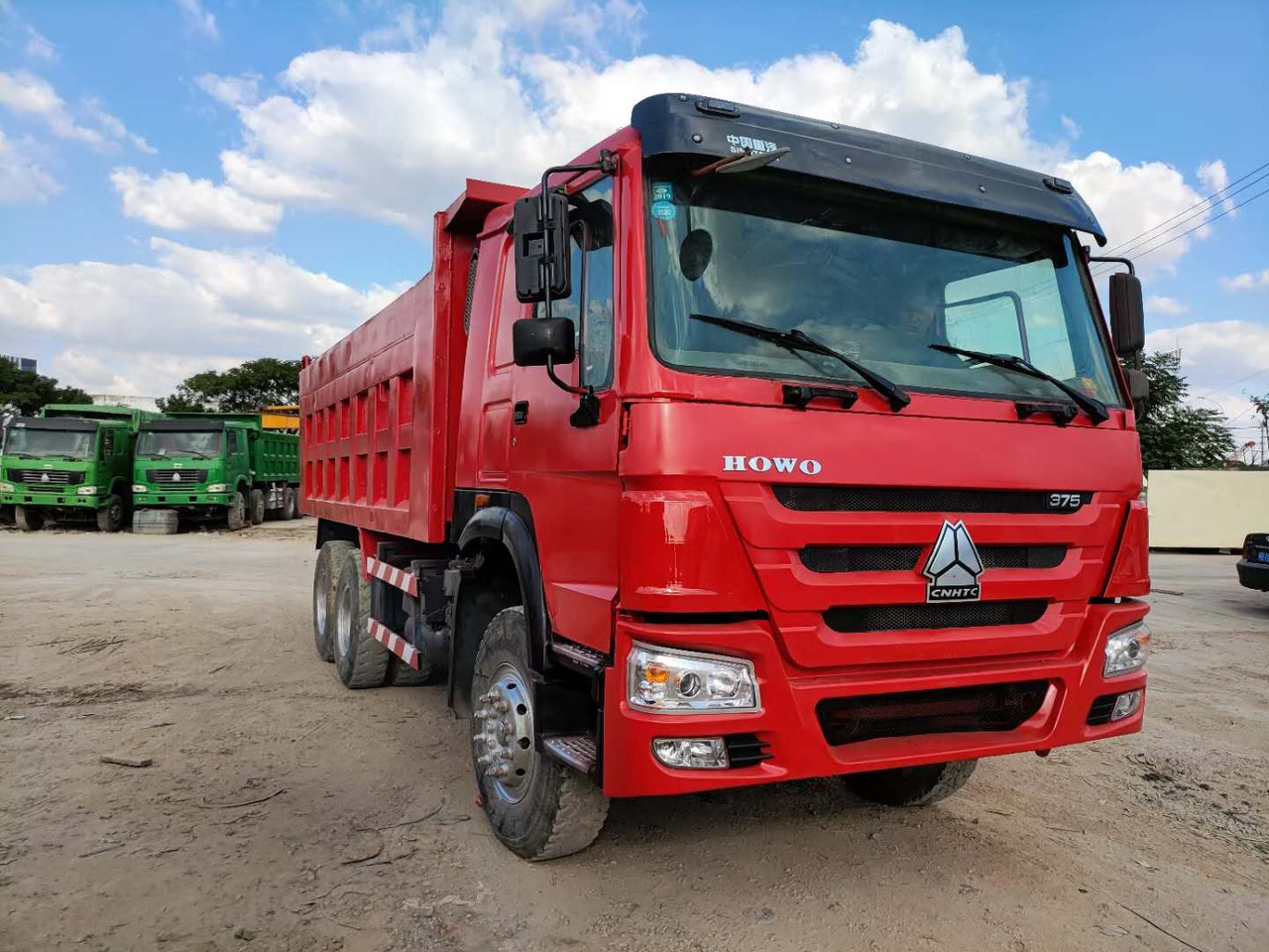 SINOTRUK HOWO 6x4 - Tipper: picture 3 SINOTRUK HOWO 6x4 - Tipper: picture 3